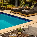 Lourdas Hideaway Villa Lurdáta