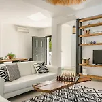 빌라 Lourdas Hideaway 로우드하타