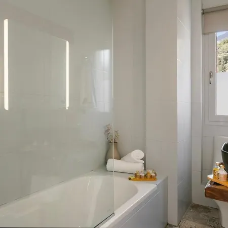 Lourdas Hideaway Вилла Лурдата
