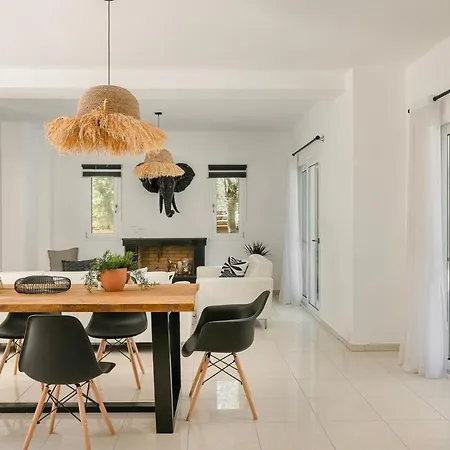 Lourdas Hideaway Вилла *