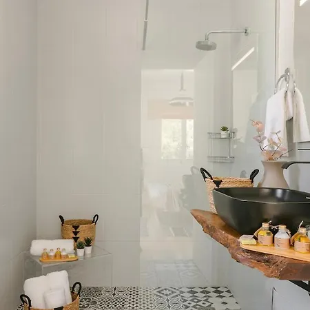 فيلة Lourdas Hideaway