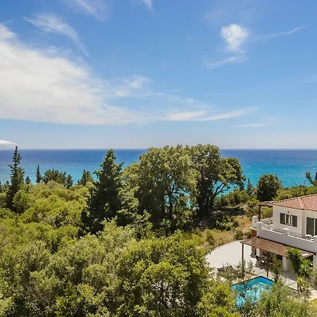 Lourdas Hideaway Villa *