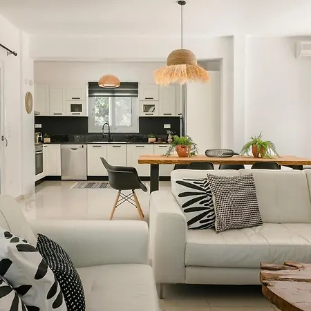 Villa Lourdas Hideaway