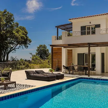 Villa Lourdas Hideaway *