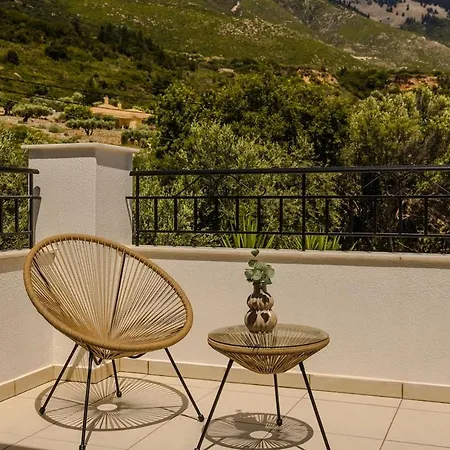 Villa Lourdas Hideaway *